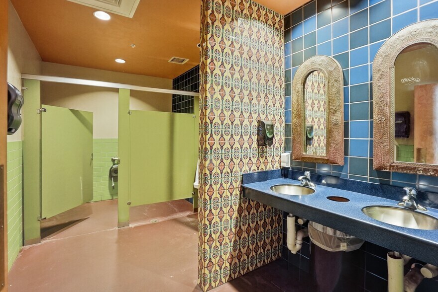 More Photos Of 1331 E North St, Rapid City Restaurant For Sale