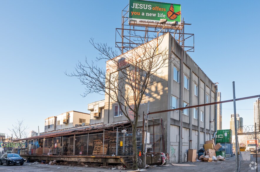 Primary Photo Of 53-02 11th St, Long Island City Warehouse For Lease