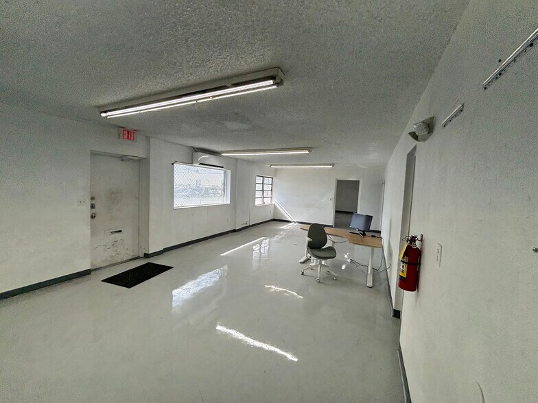 More Photos Of 1101 NW 72nd St, Miami Warehouse For Lease