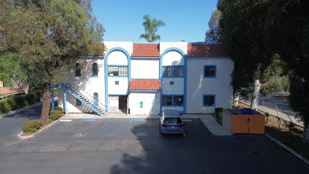 More Photos Of 370 W Grand Blvd, Corona Office For Lease