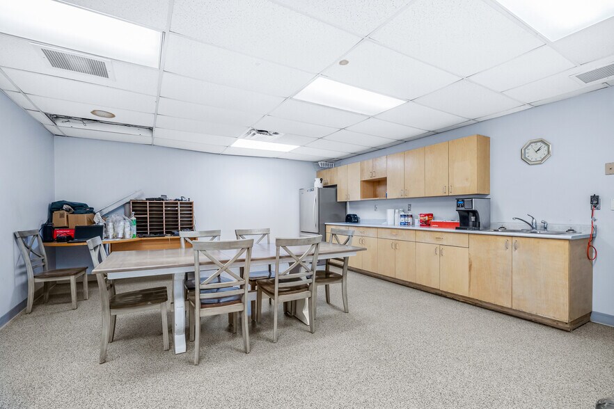 More Photos Of 501075 RR 14, Lloydminster Manufacturing For Sale