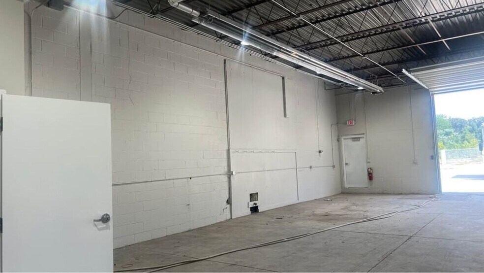 More Photos Of 6287 Lear Nagle Rd, North Ridgeville Warehouse For Lease