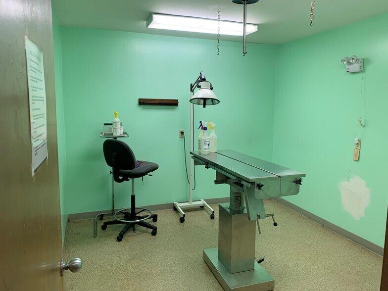 More Photos Of 10569 Lem Turner Rd, Jacksonville Medical For Sale