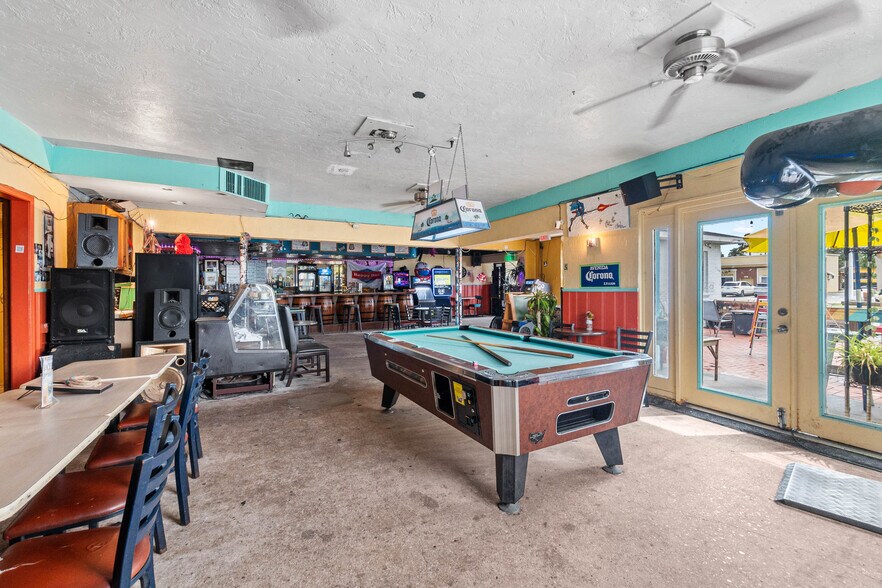 More Photos Of 10 Anastasia Blvd, Saint Augustine Bar For Lease