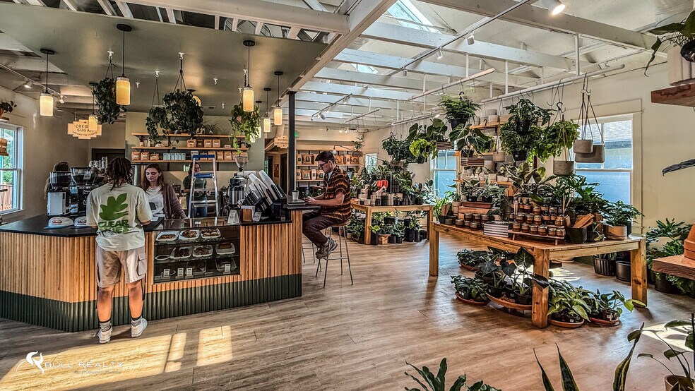 More Photos Of 1336 Glenwood Ave, Atlanta Restaurant For Sale