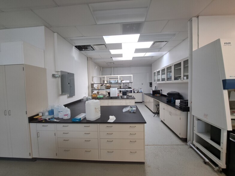 More Photos Of 625 Factory Rd, Addison Warehouse For Sale