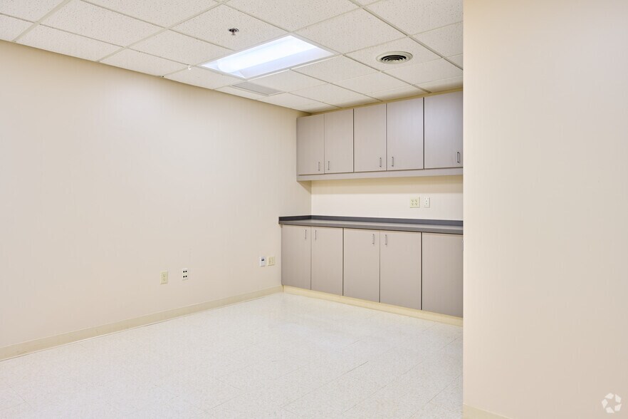 More Photos Of 300 Main St, East Rochester Medical For Lease