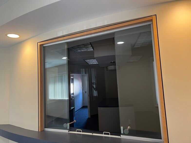 More Photos Of 2 Lorenz Industrial Pky, Ledyard Distribution For Lease