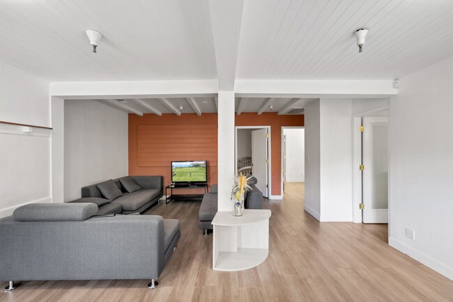 More Photos Of 241 El Camino Real, Menlo Park Storefront Retail Office For Sale
