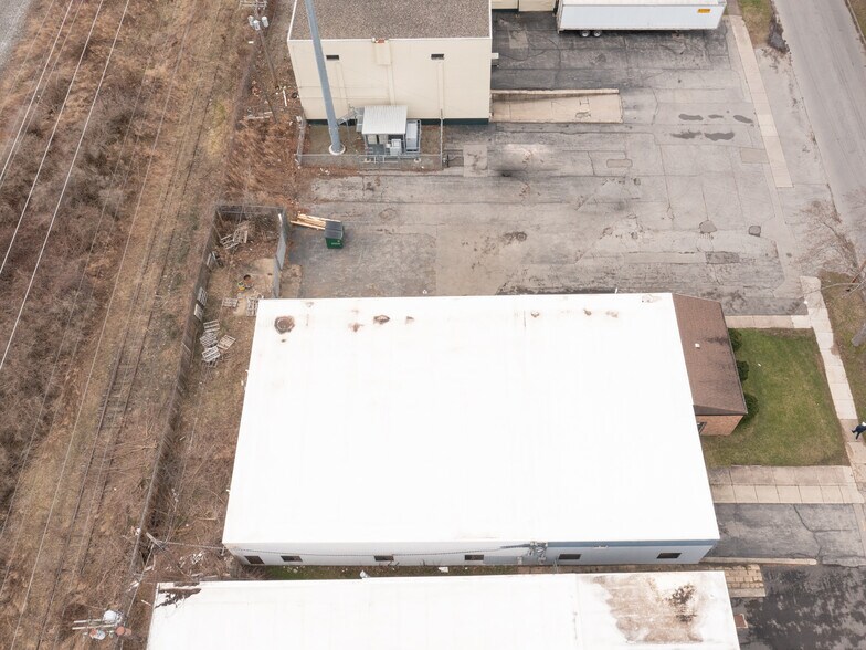 More Photos Of 170 Bennington Dr, Rochester Manufacturing For Lease