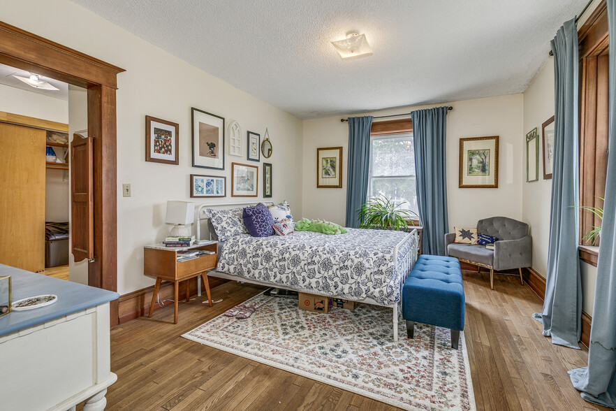 More Photos Of 3701 S Lyndale Ave, Minneapolis Storefront Retail Residential For Sale