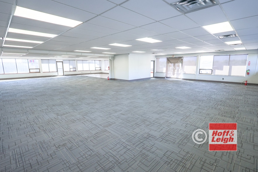 More Photos Of 3709 E Platte Ave, Colorado Springs Showroom For Sale