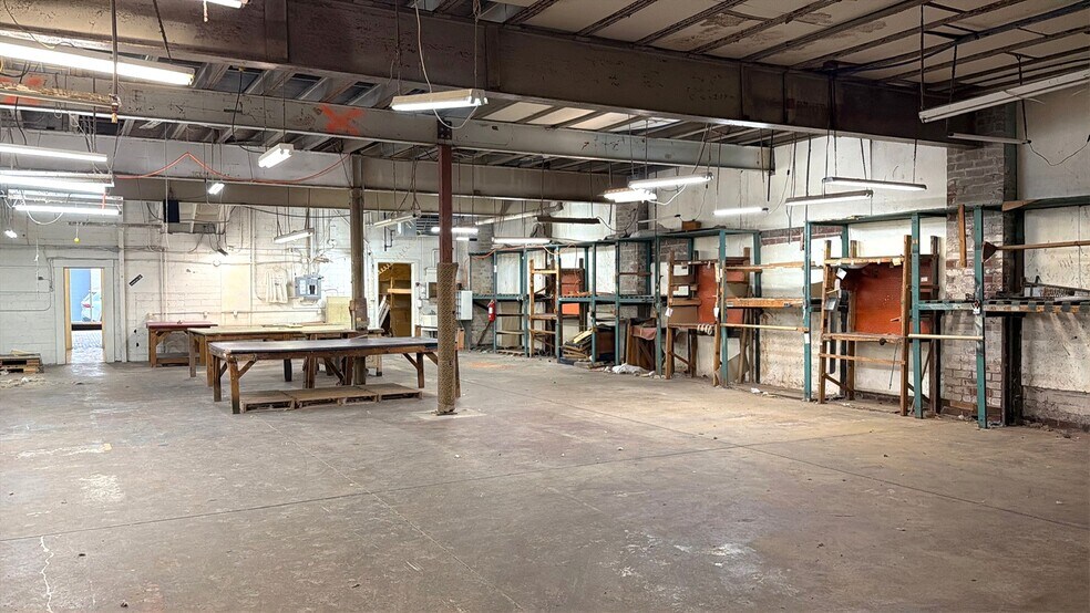 More Photos Of 814 Cleveland Ave NW, Canton Freestanding For Lease