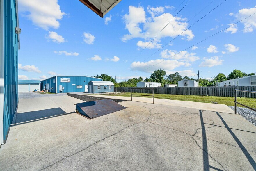 More Photos Of 1225 Transmitter Rd, Panama City Warehouse For Lease