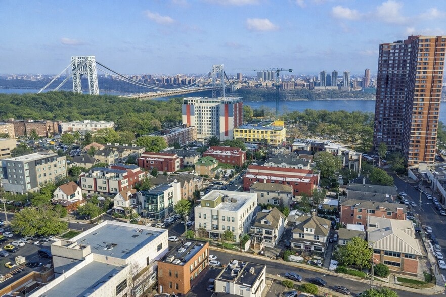 More Photos Of 1618 Parker Ave, Fort Lee Freestanding For Lease