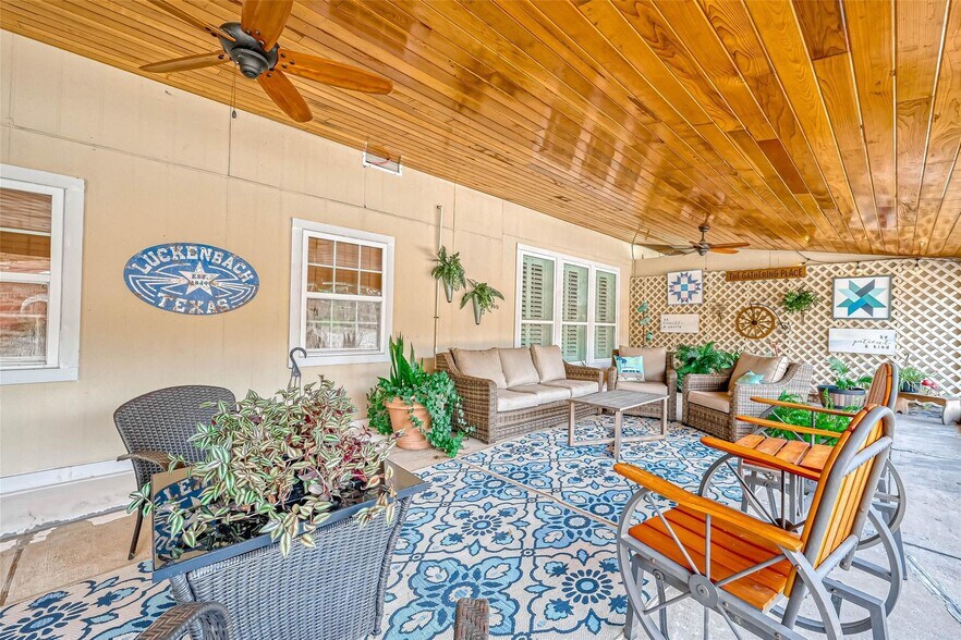More Photos Of 103 Roundabout Ln, Huntsville Specialty For Sale