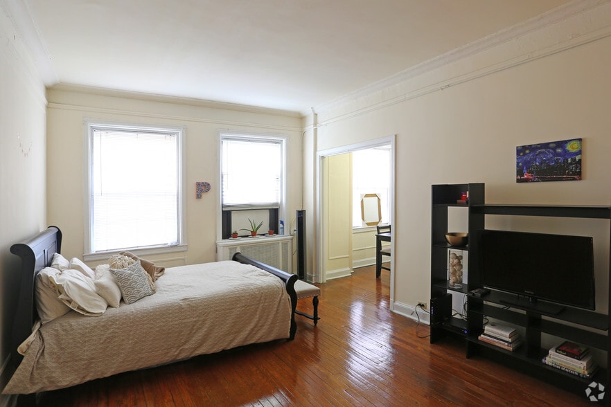 More Photos Of 135 S 20th St, Philadelphia Apartments For Lease