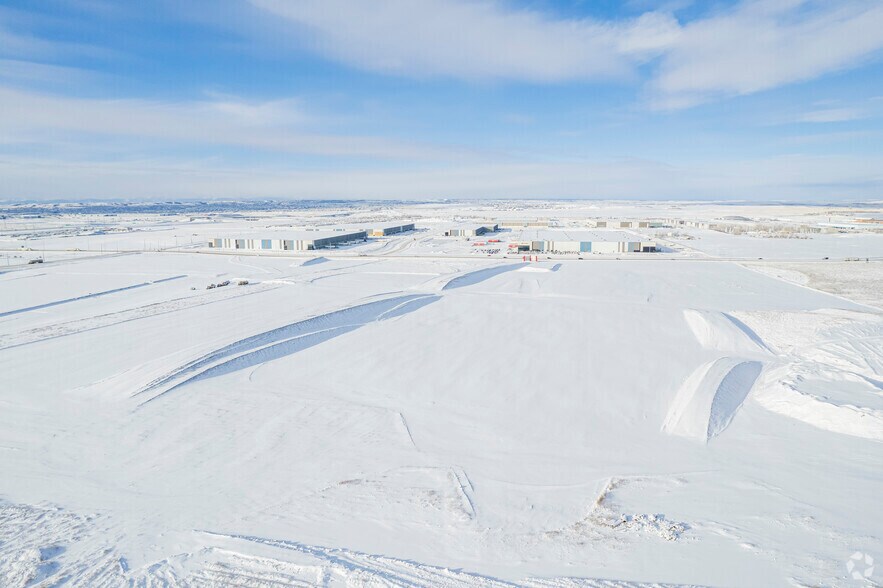 More Photos Of 1 Nose Creek Blvd, Calgary Unknown For Lease