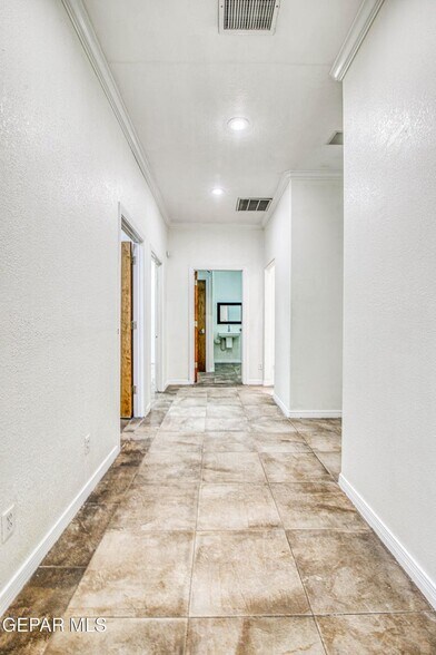 More Photos Of 550 S Mesa Hills Dr, El Paso Medical For Lease