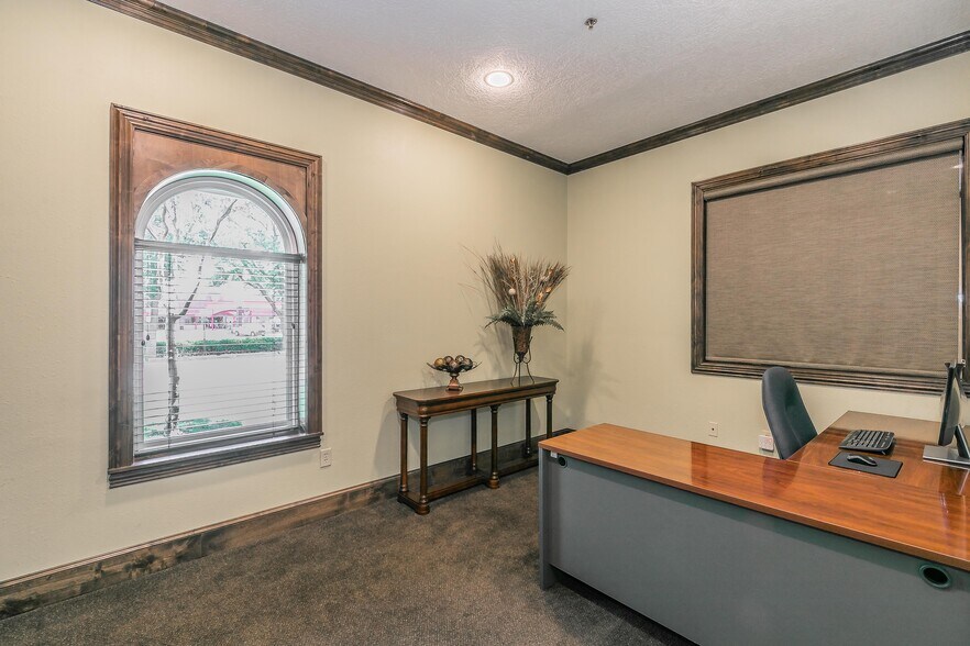 More Photos Of 4508 Colleyville Blvd, Colleyville Office Residential For Lease
