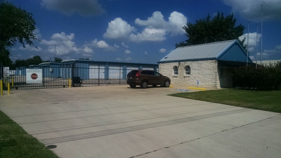 Primary Photo Of 612 FM 685, Pflugerville Self Storage For Sale