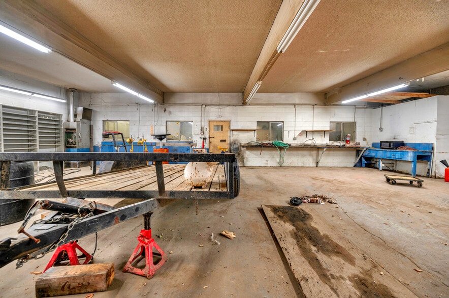 More Photos Of 201 E St, Lemoore Auto Repair For Sale