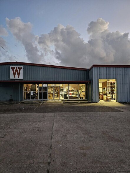 More Photos Of 6550 Leopard St, Corpus Christi Warehouse For Sale