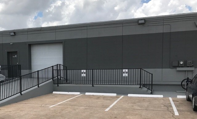 More Photos Of 6115 Skyline Dr, Houston Warehouse For Lease