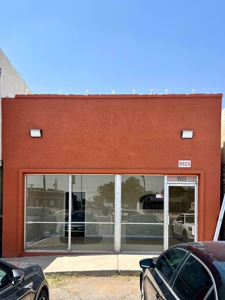 Primary Photo Of 9523 Dyer St, El Paso Storefront For Lease