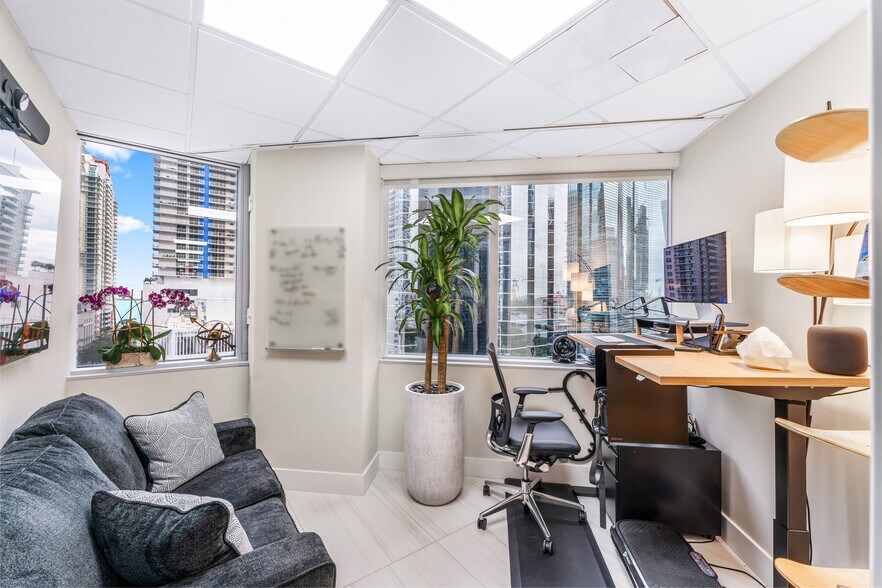 More Photos Of 1200 Brickell Ave, Miami Office For Lease