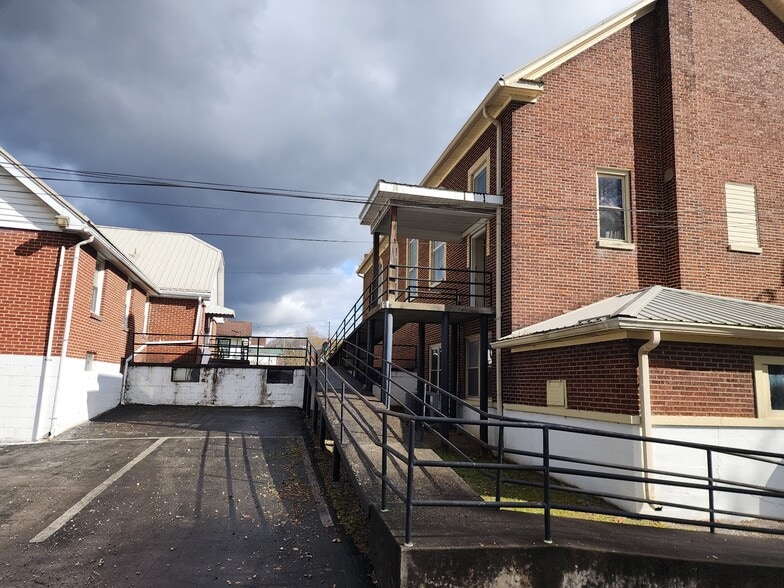 More Photos Of 104 Frazier St, Cumberland Religious Facility For Sale