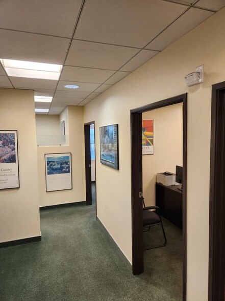More Photos Of 348 E Olive Ave, Burbank Office For Lease