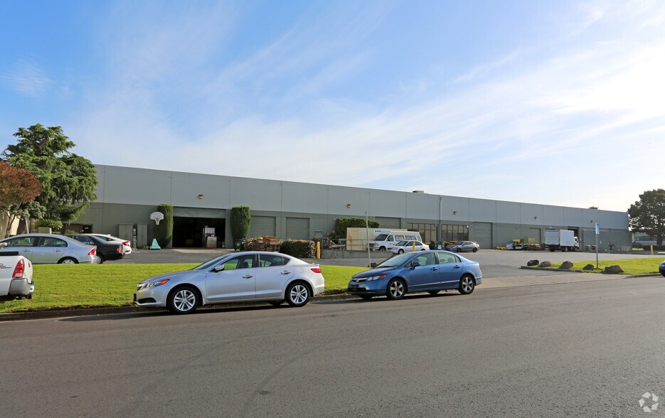 More Photos Of 2031-2039 American Ave, Hayward Warehouse For Lease