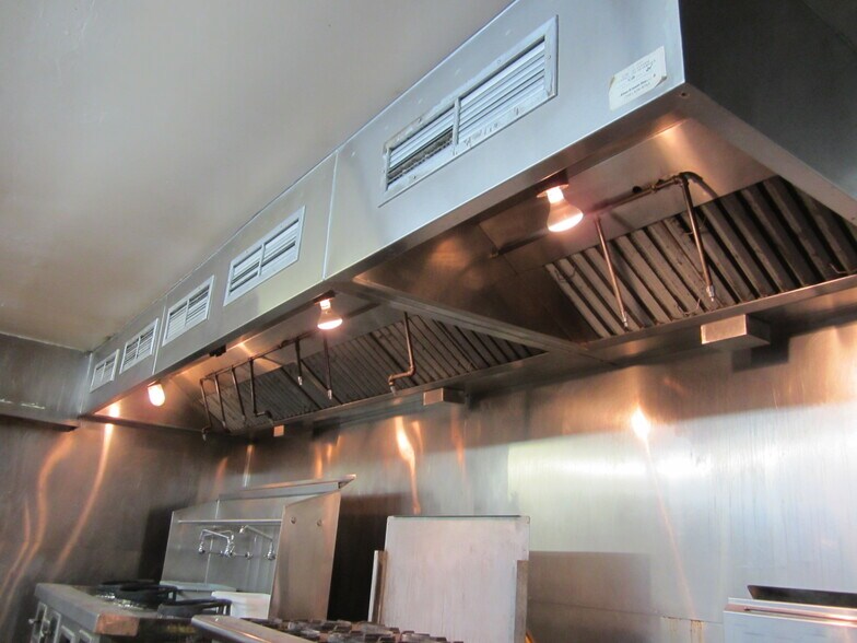 More Photos Of 1282 Newbury, Thousand Oaks Specialty For Lease