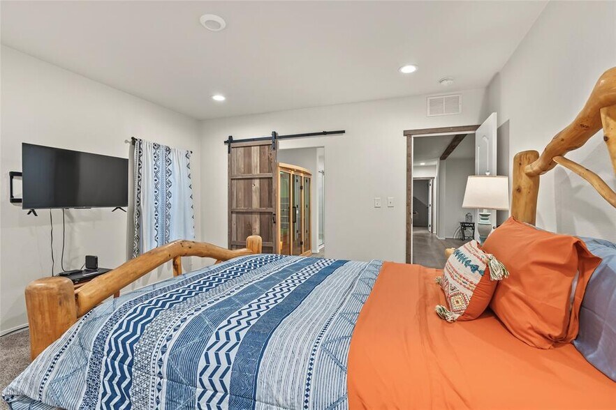 More Photos Of 7000 Browns Meadow Rd, Niarada Multifamily For Sale