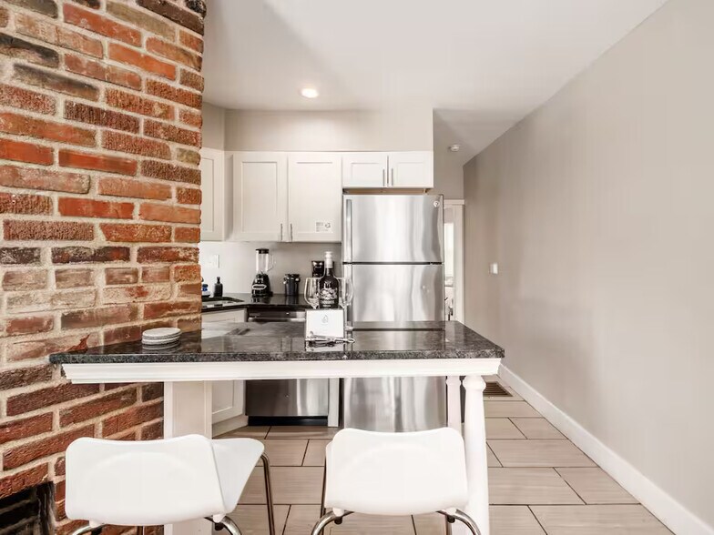 More Photos Of 370-372 Forest St, Columbus Apartments For Sale