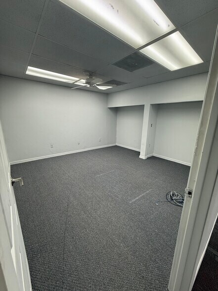 More Photos Of 3935 Enterprise Ave, Naples Auto Salvage Facility For Lease