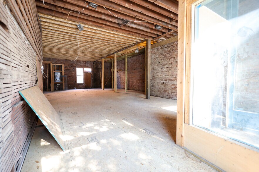 More Photos Of 351-355 Martin Luther King Jr Blvd, Savannah Storefront Retail Residential For Lease