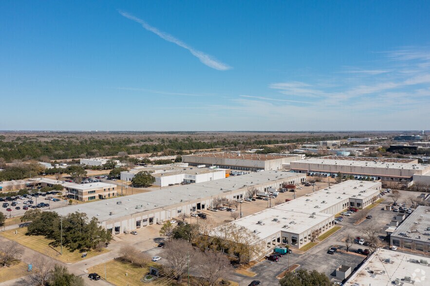 More Photos Of 16820 Barker Springs Rd, Houston Unknown For Lease