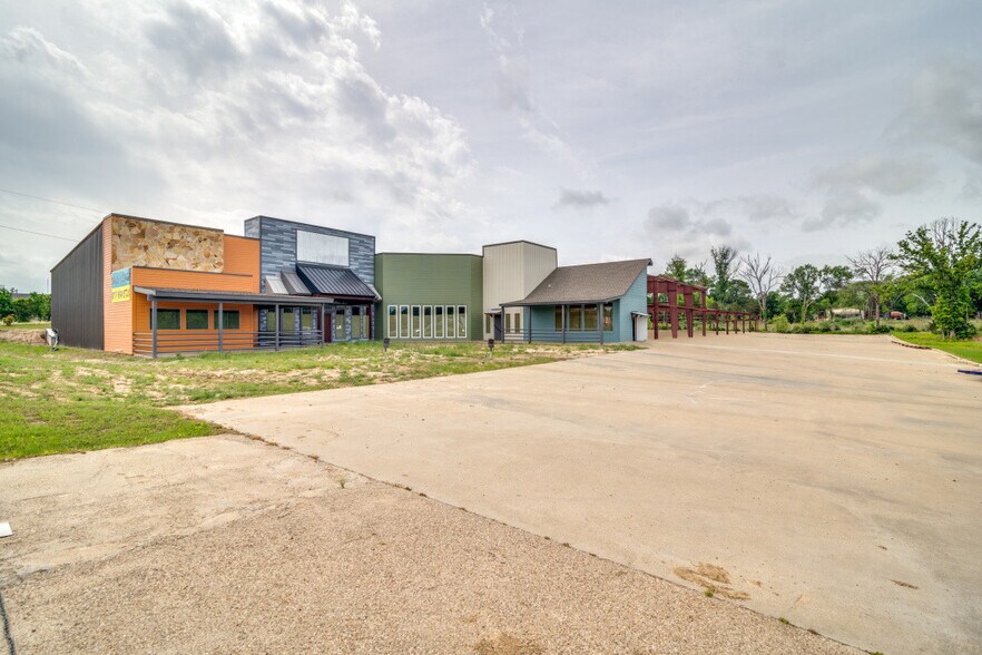 More Photos Of 17389 Interstate 20 S Access, Canton Storefront For Sale