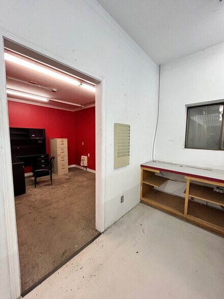 More Photos Of 1204 Bendigo Blvd N, North Bend Auto Dealership For Lease