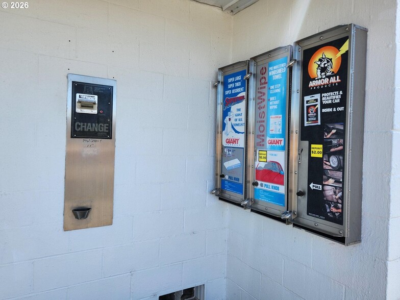 More Photos Of 542 Fir Ave, Reedsport Carwash For Sale