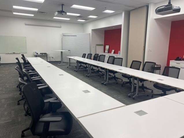 More Photos Of 121 E County Line Rd, Warminster Light Manufacturing For Lease