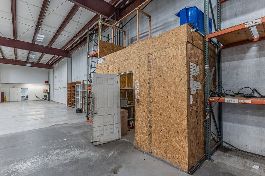 More Photos Of 3311 W Parkway Blvd, West Valley City Industrial For Sale