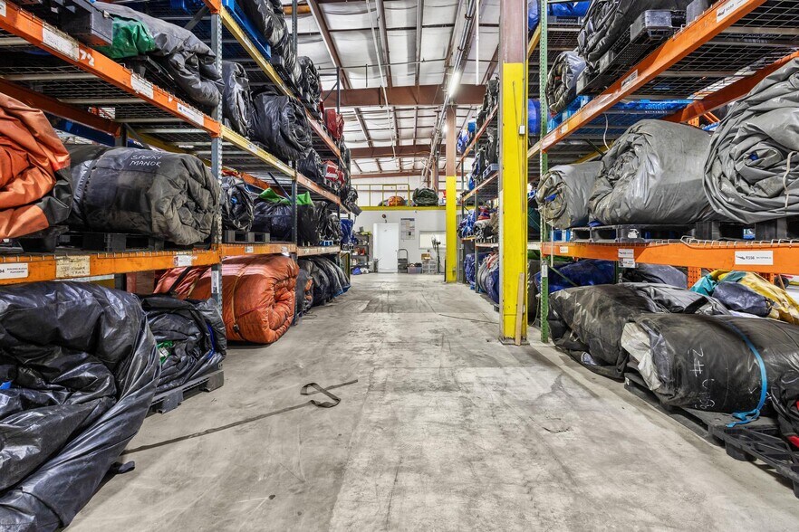 More Photos Of 13050 NW 43rd Ave, Opa Locka Warehouse For Lease