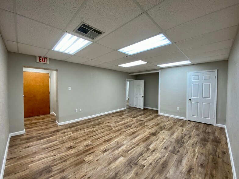 More Photos Of 3625-3695 Calder Ave, Beaumont Unknown For Lease