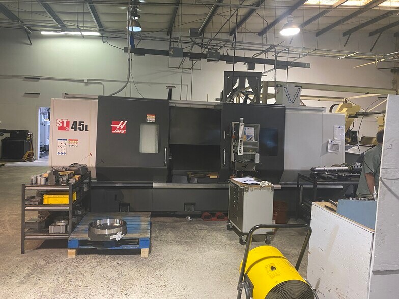 More Photos Of 1033 Cavalier Blvd, Chesapeake Manufacturing For Sale