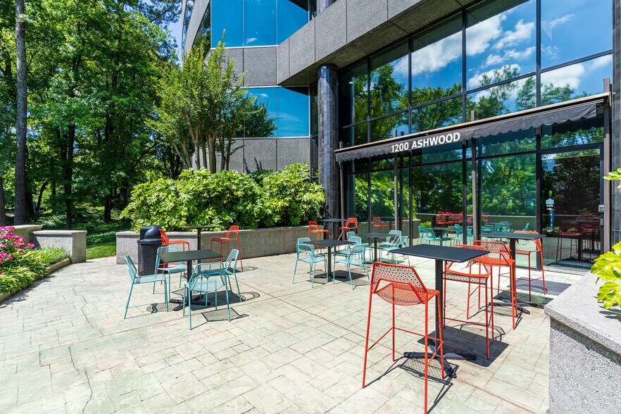 More Photos Of 1200 Ashwood Pky, Atlanta Office For Sale