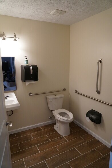 More Photos Of 100 McNeilly Rd, Pittsburgh Light Manufacturing For Sale