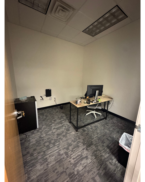 More Photos Of 9890 S Maryland Pky, Las Vegas Storefront Retail Office For Lease